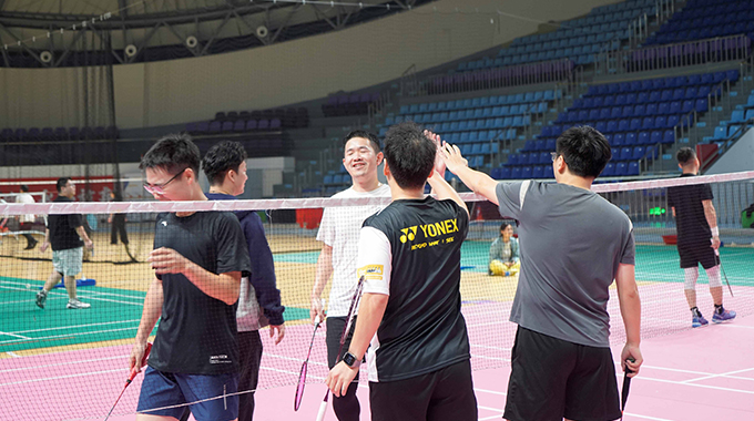 羽林争霸 赛出华芳 壹定发电子举行羽毛球双打对抗赛